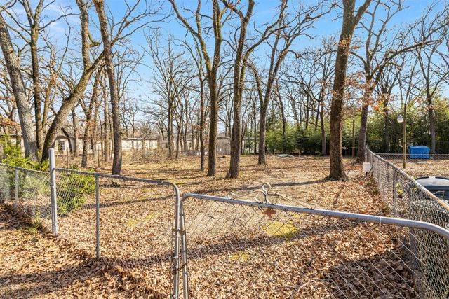 107 Meadowlark Lane, Mabank, TX 75156