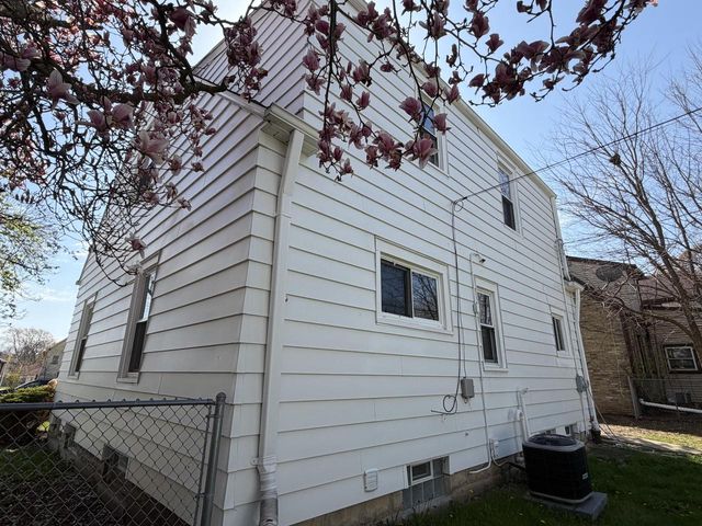 3847 N 55th STREET, Milwaukee, WI 53216
