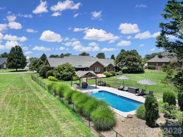 129 Verna Drive, Statesville, NC 28625