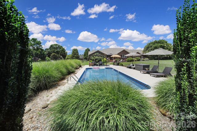 129 Verna Drive, Statesville, NC 28625