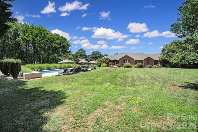 129 Verna Drive, Statesville, NC 28625
