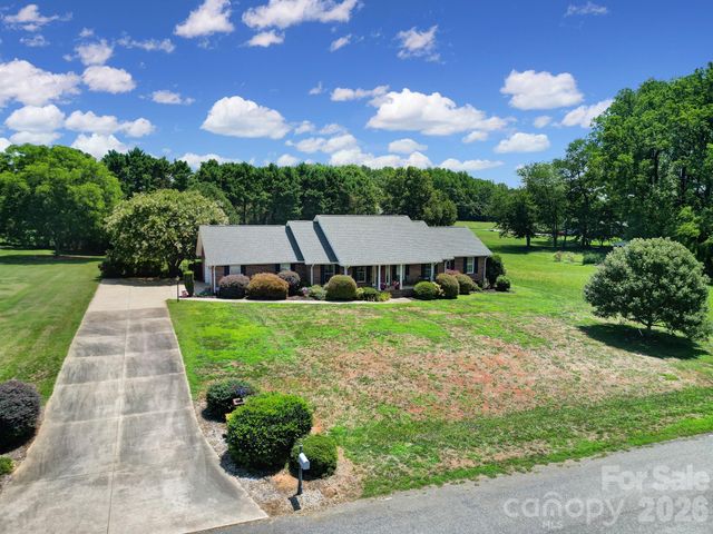 129 Verna Drive, Statesville, NC 28625