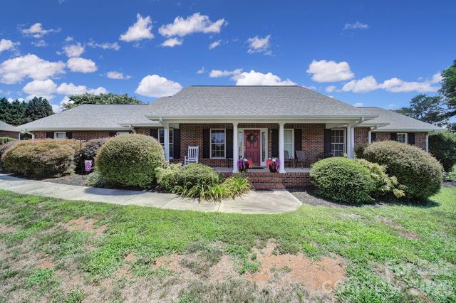 129 Verna Drive, Statesville, NC 28625