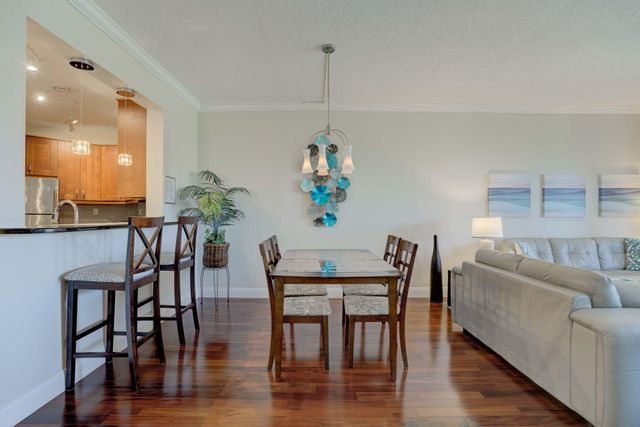 500 Uno Lago Drive 404, Juno Beach, FL 33408