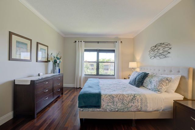 500 Uno Lago Drive 404, Juno Beach, FL 33408