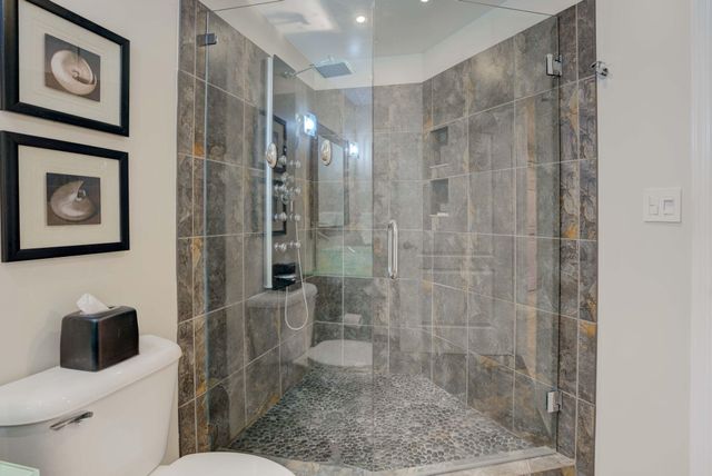 500 Uno Lago Drive 404, Juno Beach, FL 33408