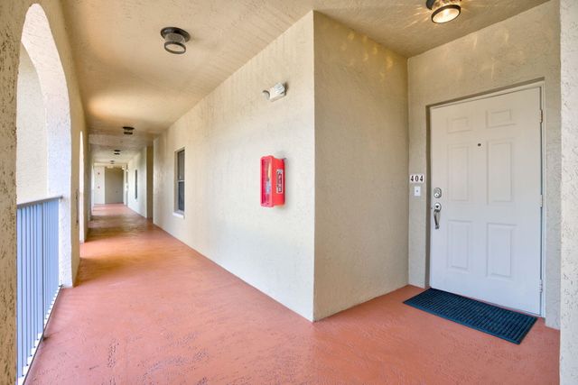 500 Uno Lago Drive 404, Juno Beach, FL 33408