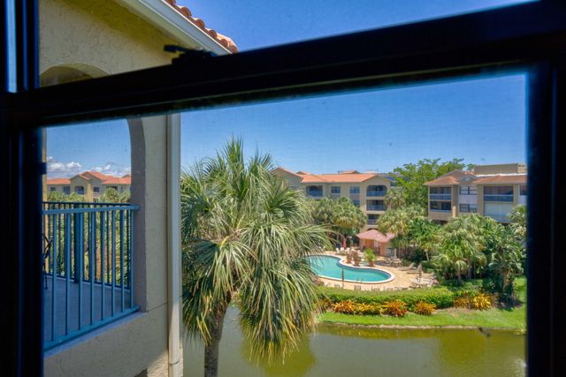 500 Uno Lago Drive 404, Juno Beach, FL 33408