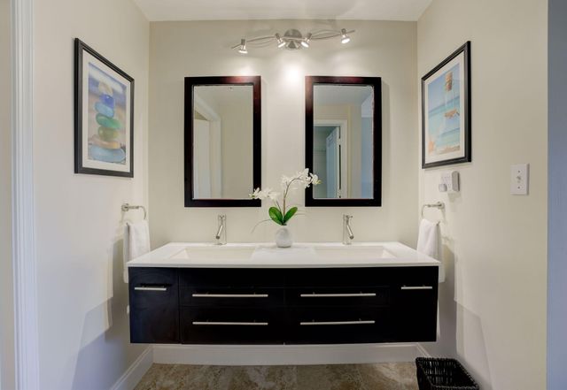 500 Uno Lago Drive 404, Juno Beach, FL 33408