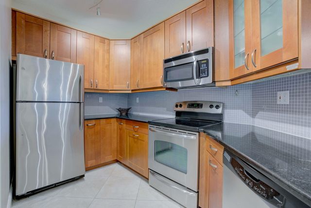 500 Uno Lago Drive 404, Juno Beach, FL 33408