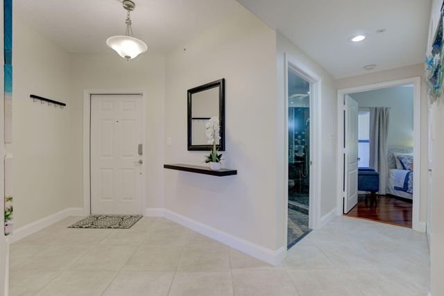 500 Uno Lago Drive 404, Juno Beach, FL 33408