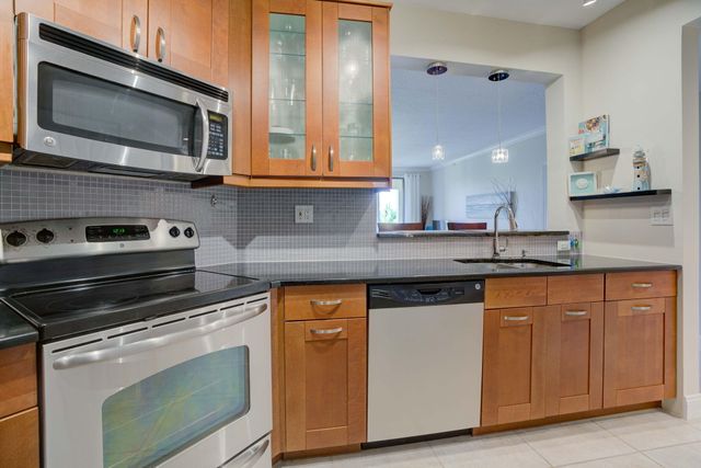 500 Uno Lago Drive 404, Juno Beach, FL 33408