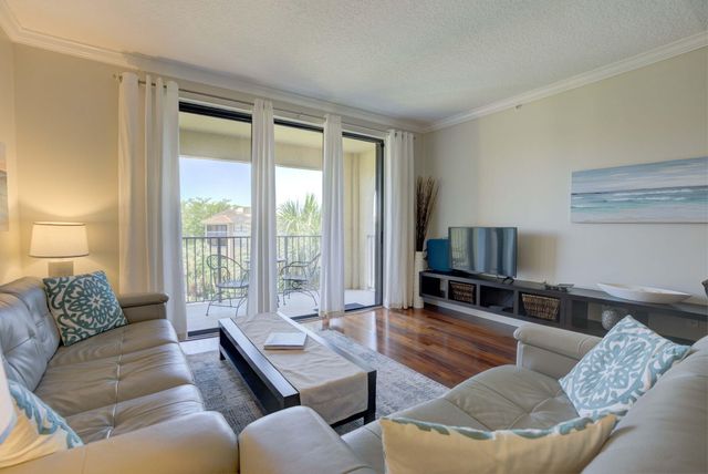 500 Uno Lago Drive 404, Juno Beach, FL 33408