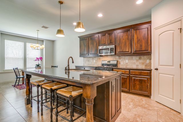 3936 Brookdale Road, Benbrook, TX 76116