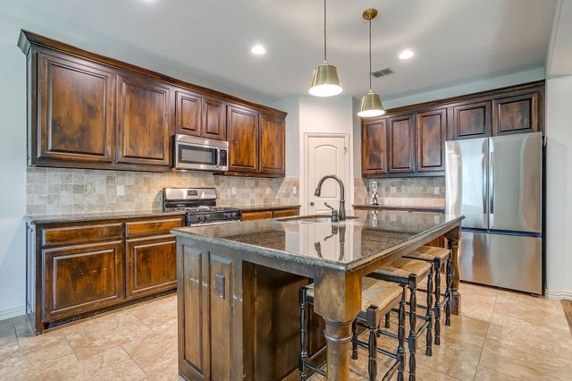 3936 Brookdale Road, Benbrook, TX 76116