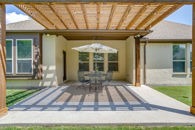 3936 Brookdale Road, Benbrook, TX 76116