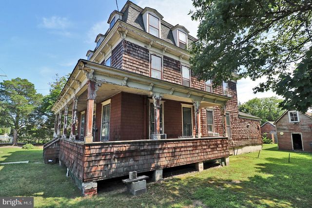 105 EAST BAY AVENUE, Manahawkin, NJ 08050