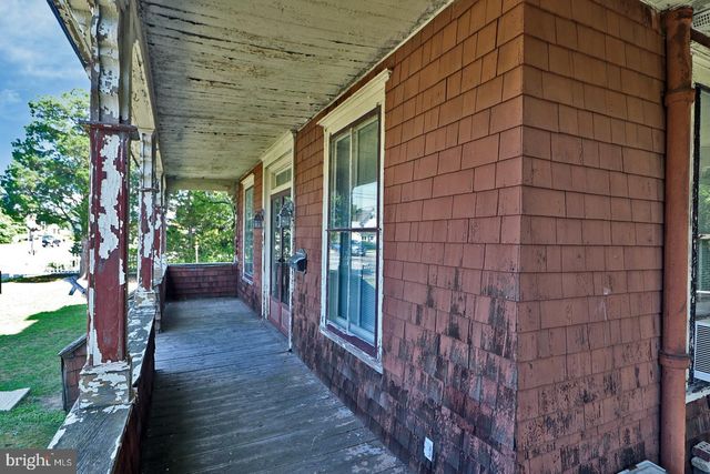 105 EAST BAY AVENUE, Manahawkin, NJ 08050