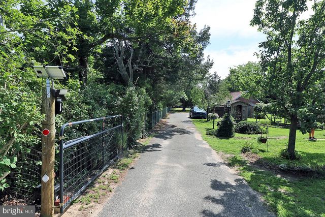 105 EAST BAY AVENUE, Manahawkin, NJ 08050