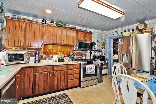 105 EAST BAY AVENUE, Manahawkin, NJ 08050