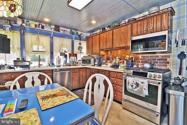 105 EAST BAY AVENUE, Manahawkin, NJ 08050