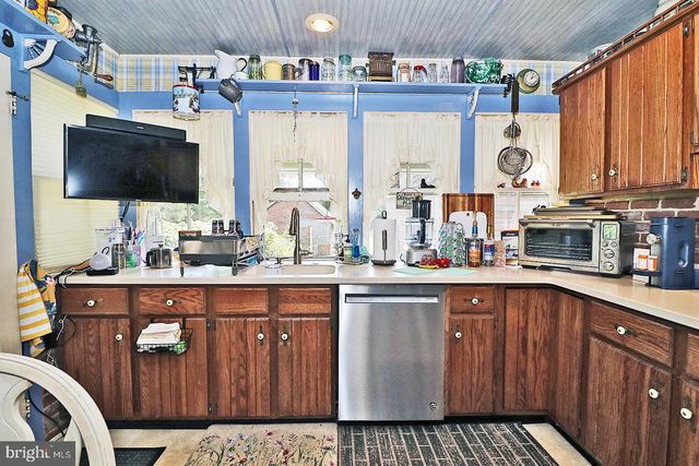 105 EAST BAY AVENUE, Manahawkin, NJ 08050