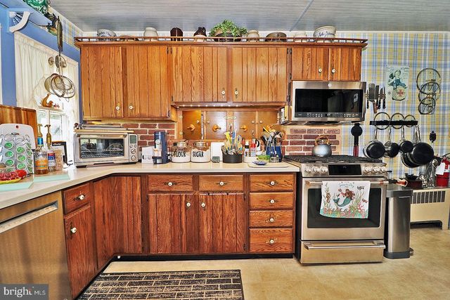 105 EAST BAY AVENUE, Manahawkin, NJ 08050