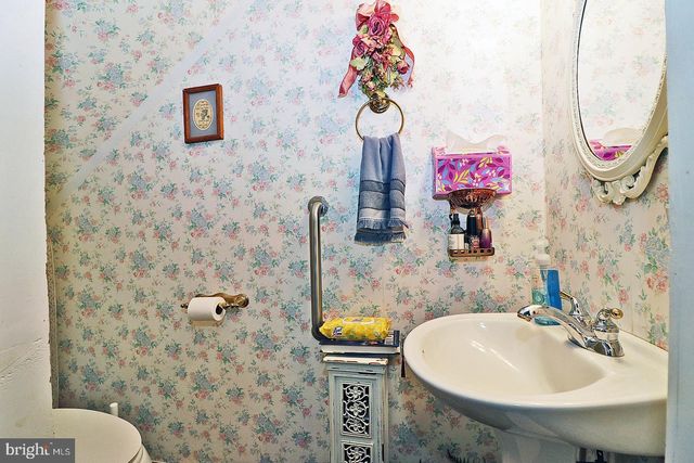 105 EAST BAY AVENUE, Manahawkin, NJ 08050