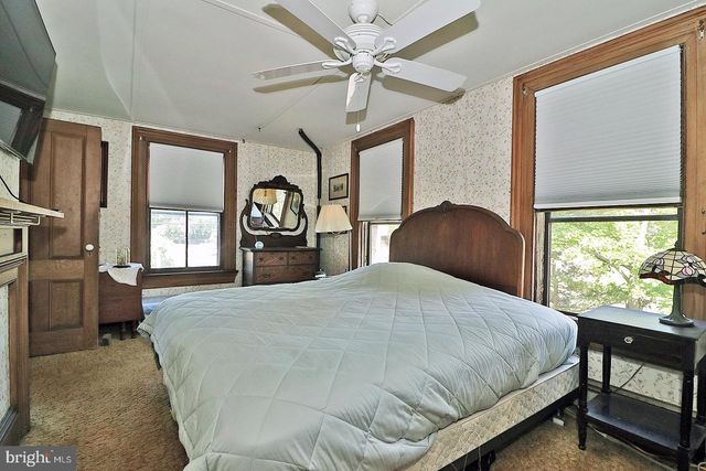 105 EAST BAY AVENUE, Manahawkin, NJ 08050