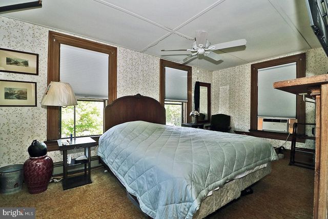 105 EAST BAY AVENUE, Manahawkin, NJ 08050