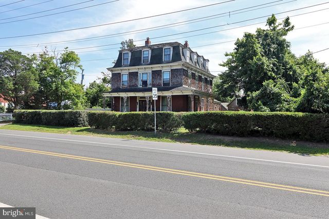 105 EAST BAY AVENUE, Manahawkin, NJ 08050