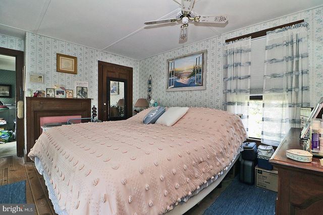 105 EAST BAY AVENUE, Manahawkin, NJ 08050
