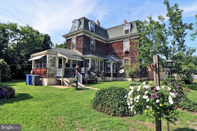 105 EAST BAY AVENUE, Manahawkin, NJ 08050