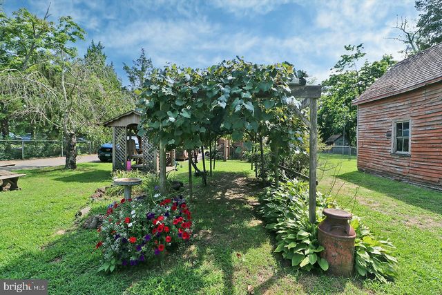105 EAST BAY AVENUE, Manahawkin, NJ 08050