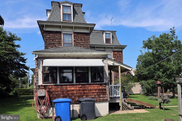 105 EAST BAY AVENUE, Manahawkin, NJ 08050