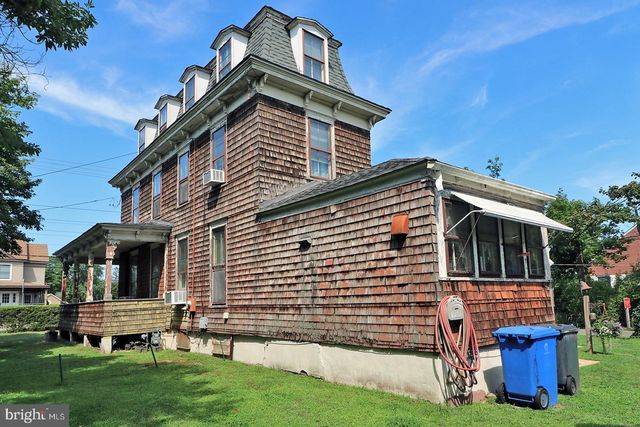 105 EAST BAY AVENUE, Manahawkin, NJ 08050