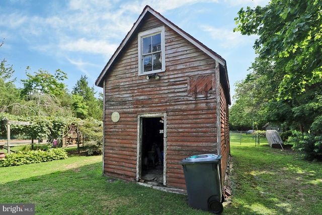 105 EAST BAY AVENUE, Manahawkin, NJ 08050