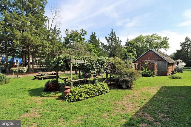 105 EAST BAY AVENUE, Manahawkin, NJ 08050