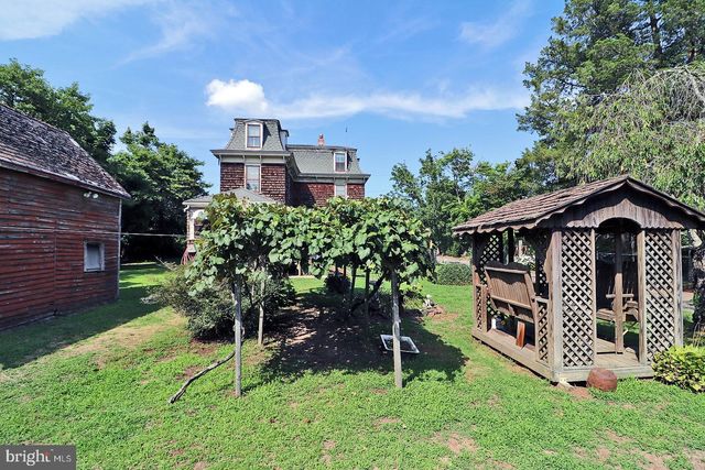 105 EAST BAY AVENUE, Manahawkin, NJ 08050