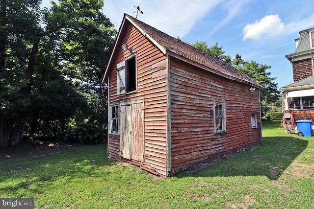 105 EAST BAY AVENUE, Manahawkin, NJ 08050