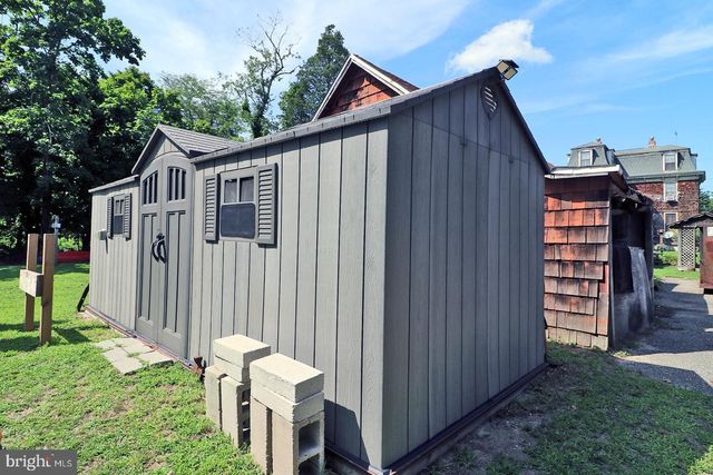 105 EAST BAY AVENUE, Manahawkin, NJ 08050