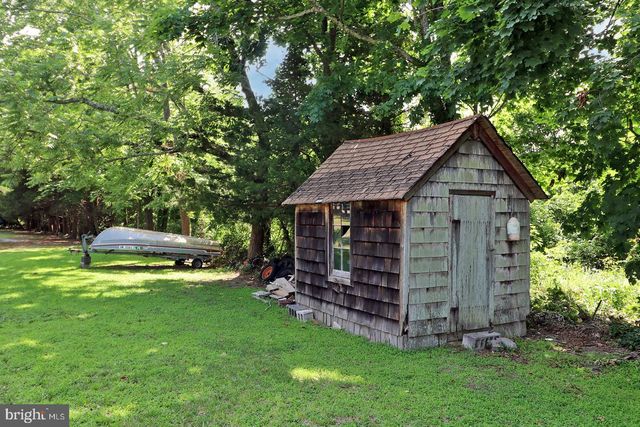 105 EAST BAY AVENUE, Manahawkin, NJ 08050