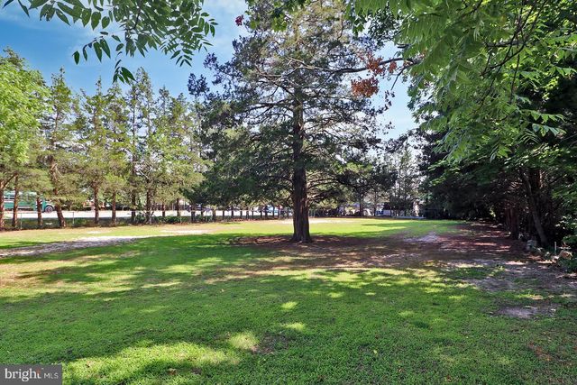 105 EAST BAY AVENUE, Manahawkin, NJ 08050