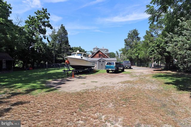 105 EAST BAY AVENUE, Manahawkin, NJ 08050