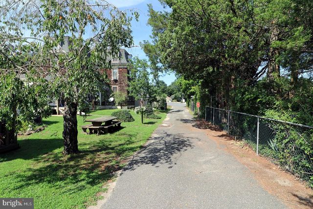105 EAST BAY AVENUE, Manahawkin, NJ 08050