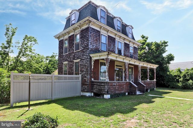 105 EAST BAY AVENUE, Manahawkin, NJ 08050