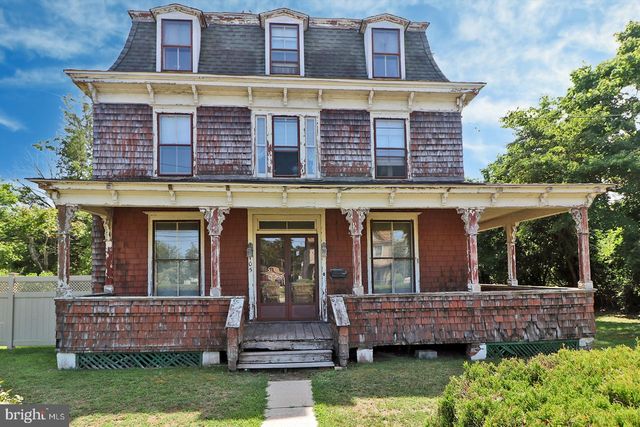 105 EAST BAY AVENUE, Manahawkin, NJ 08050