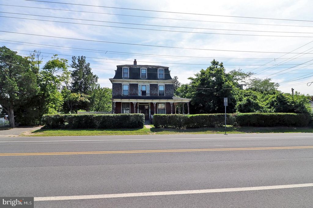 105 EAST BAY AVENUE, Manahawkin, NJ 08050