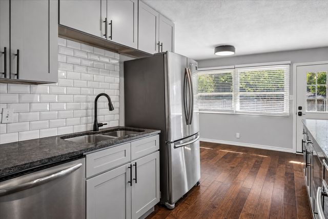 907 Melrose Drive, Richardson, TX 75080