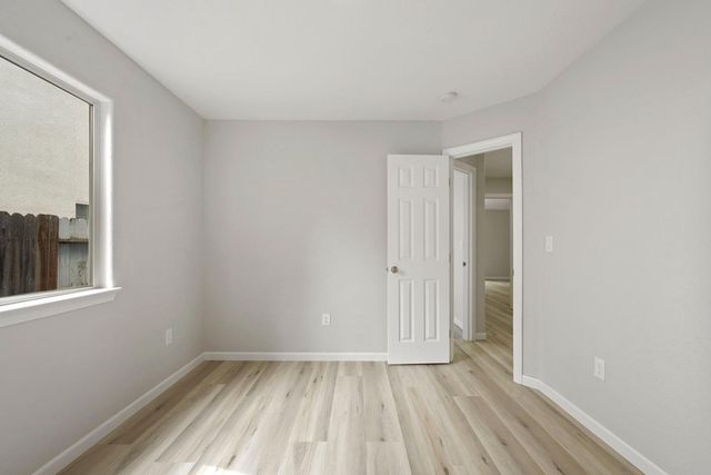 9673 Twin Creeks Ave, Stockton, CA 95219